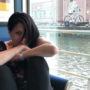 Meet your Posher, Debi